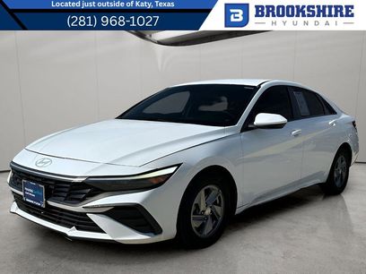 Used 2025 Hyundai Elantra SE