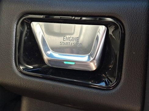 Certified 2025 GMC Yukon Denali image 26