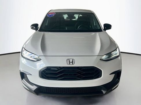 Used 2025 Honda HR-V Sport image 3