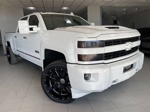 Used 2019 Chevrolet Silverado 2500 High Country image 1