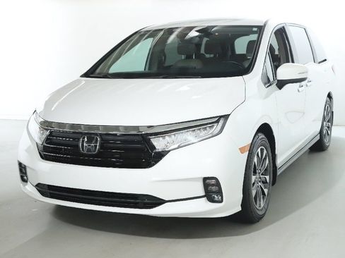 Used 2024 Honda Odyssey EX-L image 3