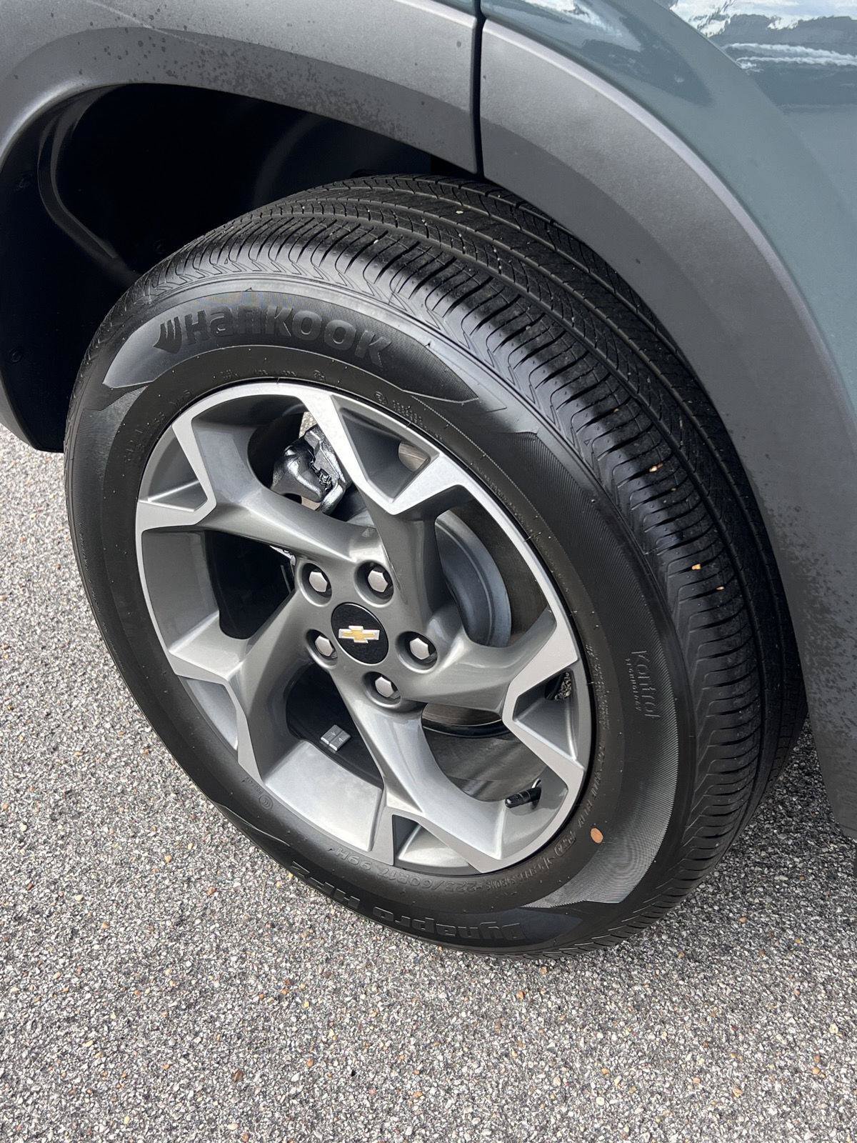 Used 2025 Chevrolet Trax LT w/ Driver Confidence Package FWD image 35