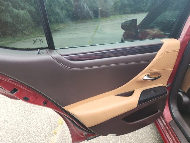 Used 2021 Lexus ES 300h w/ Premium Package FWD image 34