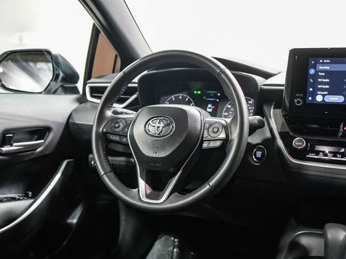 Certified 2025 Toyota Corolla SE w/ Convenience Package image 16