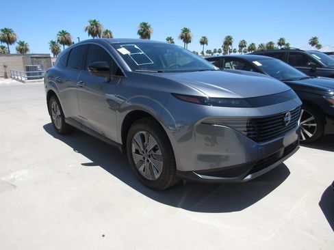 Used 2025 Nissan Murano SL AWD/4WD image 2