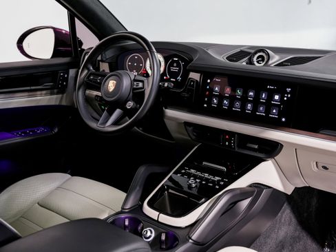 Used 2024 Porsche Cayenne S image 31