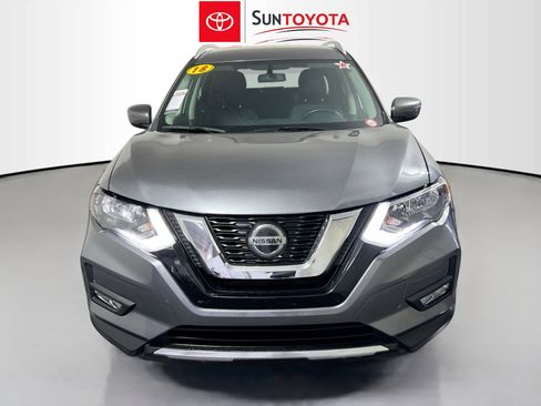 Used 2018 Nissan Rogue SV image 10