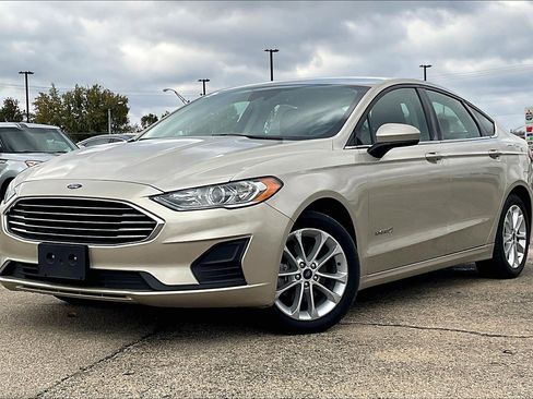 Used 2019 Ford Fusion SE image 13