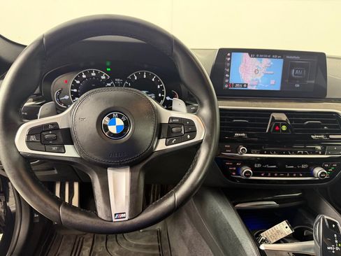 Used 2019 BMW 530i w/ M Sport Package RWD image 16
