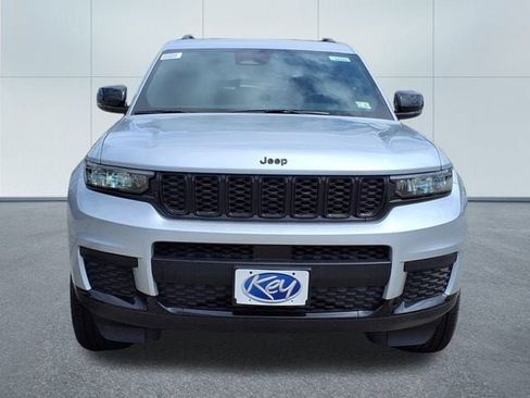 Used 2024 Jeep Grand Cherokee L Altitude image 22