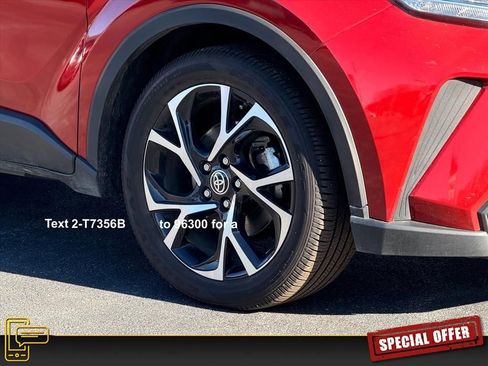 Used 2022 Toyota C-HR XLE image 23