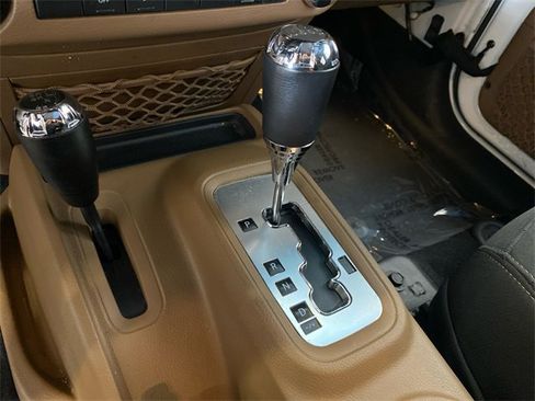 Used 2017 Jeep Wrangler Unlimited Sahara w/ Connectivity Group image 22