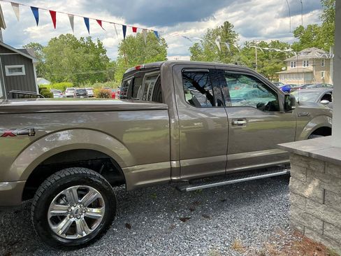 Used 2020 Ford F150 XLT w/ Equipment Group 302A Luxury AWD/4WD image 6