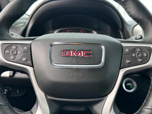 Used 2024 GMC Terrain SLT AWD/4WD image 24
