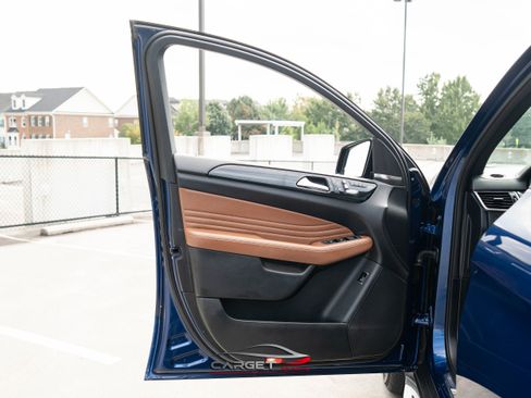 Used 2019 Mercedes-Benz GLE 43 AMG 4MATIC w/ Premium 3 Package image 44