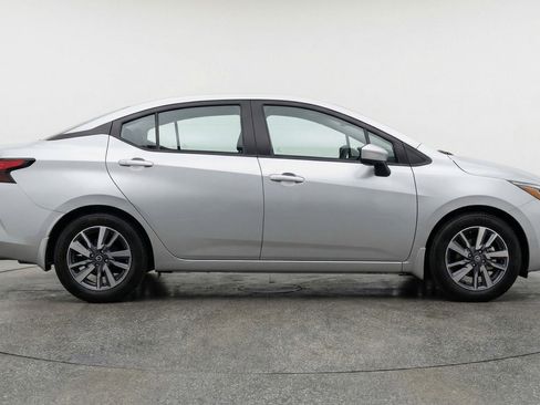 Used 2025 Nissan Versa SV FWD image 11