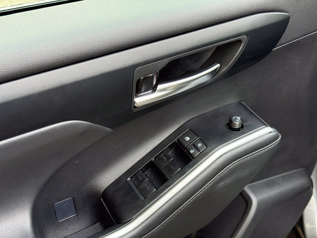 Used 2025 Toyota Highlander XLE AWD/4WD image 23