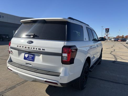 Used 2024 Ford Expedition Timberline image 8