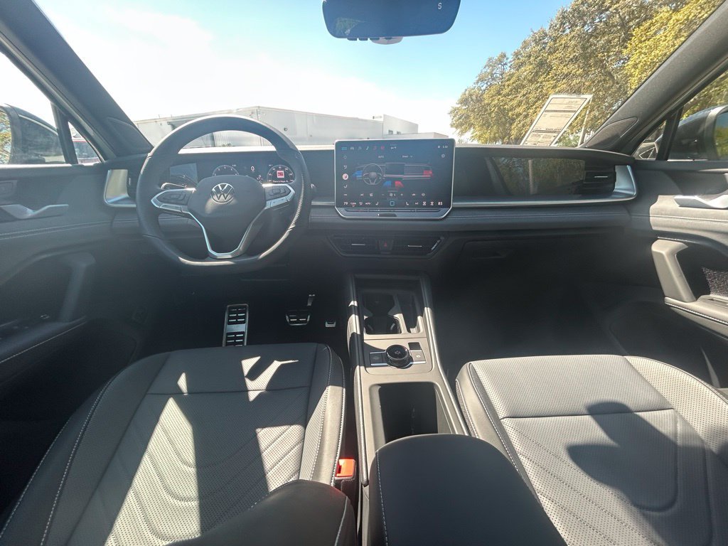 New 2026 Volkswagen Tiguan SE R-Line FWD image 10