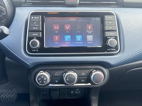 Used 2025 Nissan Versa SV FWD image 31