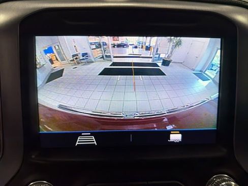Used 2019 GMC Sierra 1500 SLE w/ X31 Off-Road Package AWD/4WD image 21