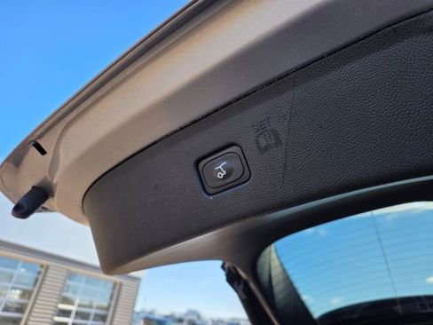 Used 2023 Ford Edge SEL w/ Convenience Package image 16