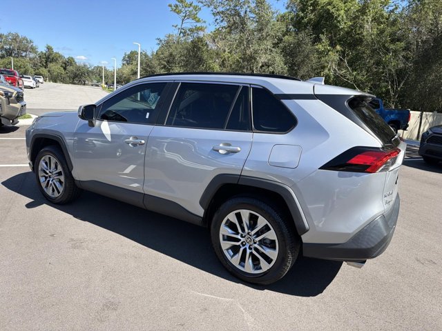 Used 2022 Toyota RAV4 XLE Premium FWD image 4