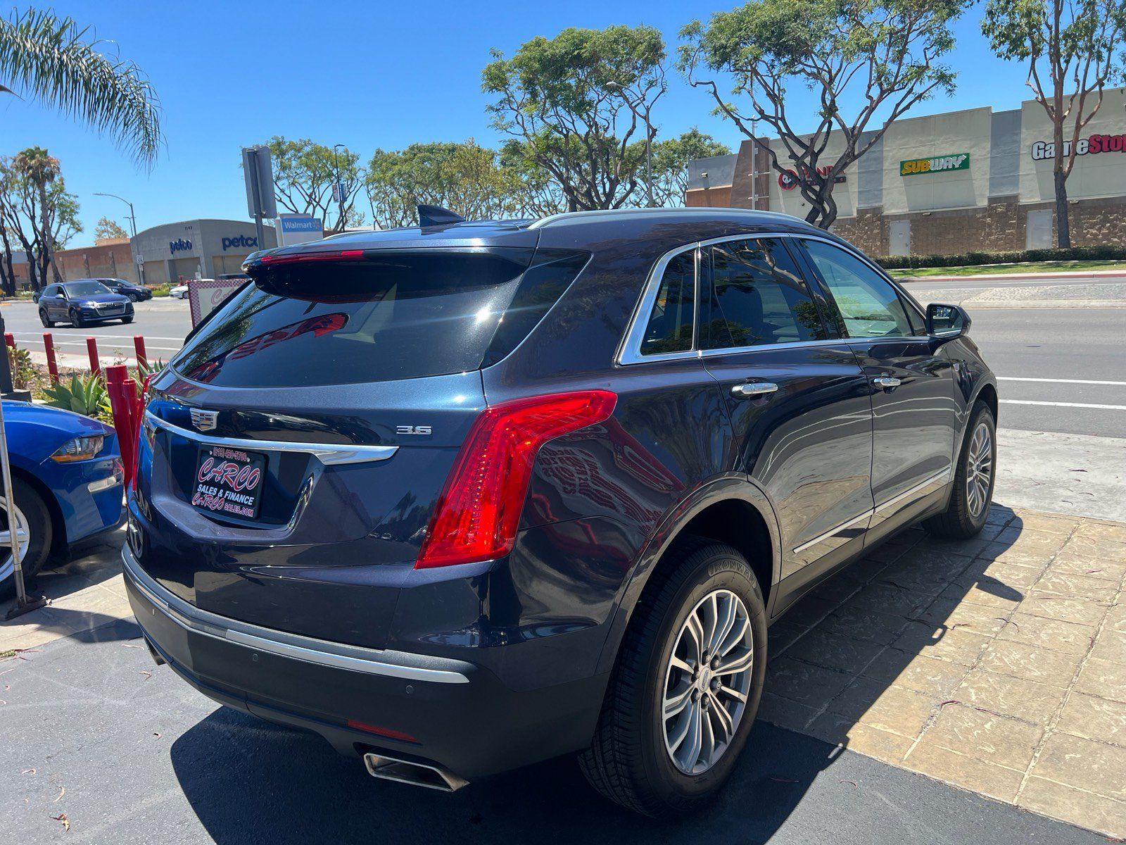 Used 2018 Cadillac XT5 Luxury w/ Driver Awareness Package AWD/4WD image 11