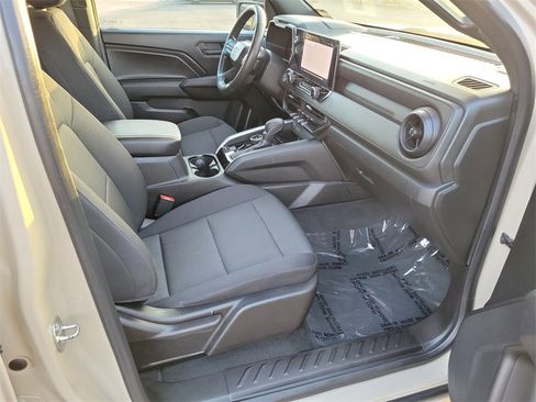 Used 2023 Chevrolet Colorado Trail Boss w/ Technology Package image 14