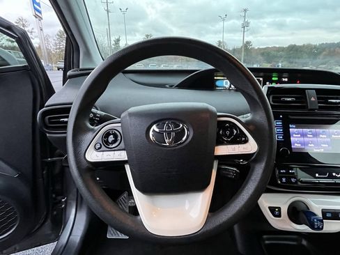 Used 2017 Toyota Prius Two image 2