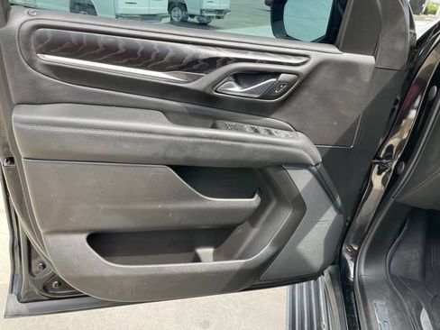 Used 2022 GMC Yukon XL Denali AWD/4WD image 14