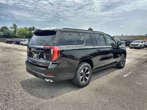 New 2026 GMC Yukon XL AT4 w/ AT4 Premium Plus Package AWD/4WD image 11