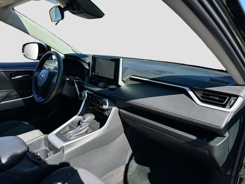 Used 2023 Toyota RAV4 XLE image 27