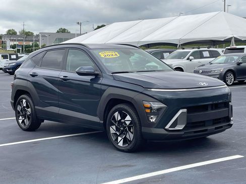 Used 2024 Hyundai Kona SEL FWD image 2