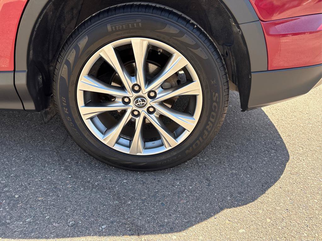 Used 2018 Toyota RAV4 Limited AWD/4WD image 35