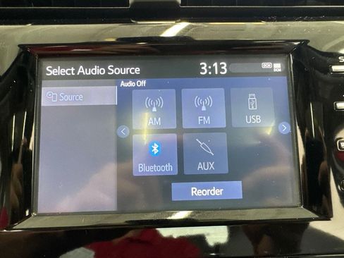 Certified 2019 Toyota Camry SE w/ Convenience Package FWD image 24