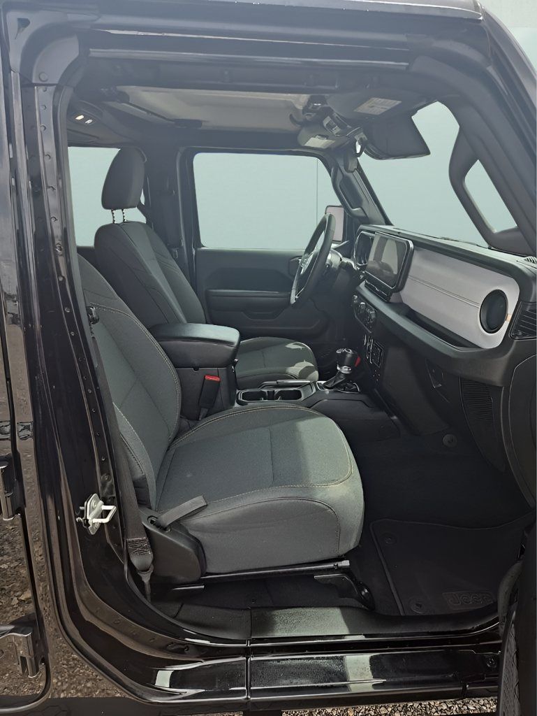 Used 2024 Jeep Wrangler Unlimited Sport AWD/4WD image 25