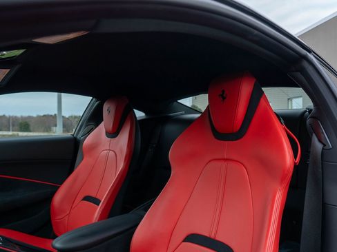 Certified 2022 Ferrari Roma image 31