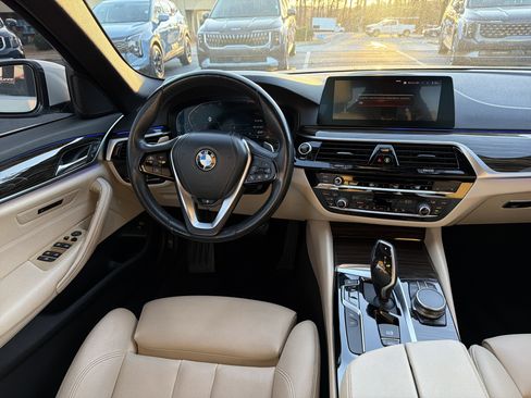 Used 2020 BMW 530i w/ Convenience Package image 23