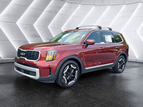 Used 2024 Kia Telluride EX w/ EX Captain's Chair Package FWD image 1