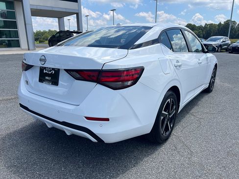 Used 2025 Nissan Sentra SV FWD image 5
