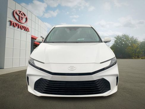 Used 2025 Toyota Camry LE image 8