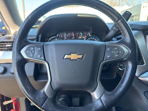Used 2019 Chevrolet Suburban LT image 21