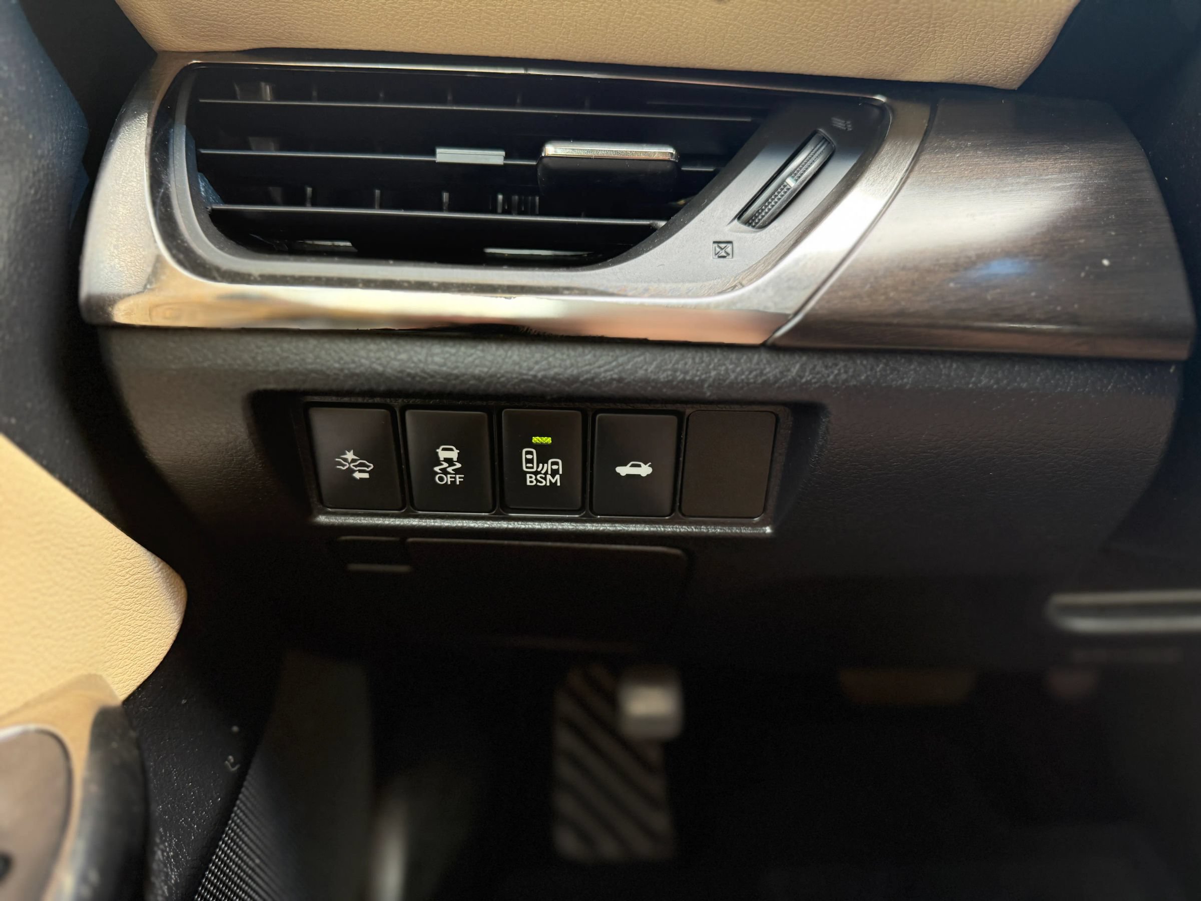 Used 2018 Toyota Avalon XLE Premium FWD image 23