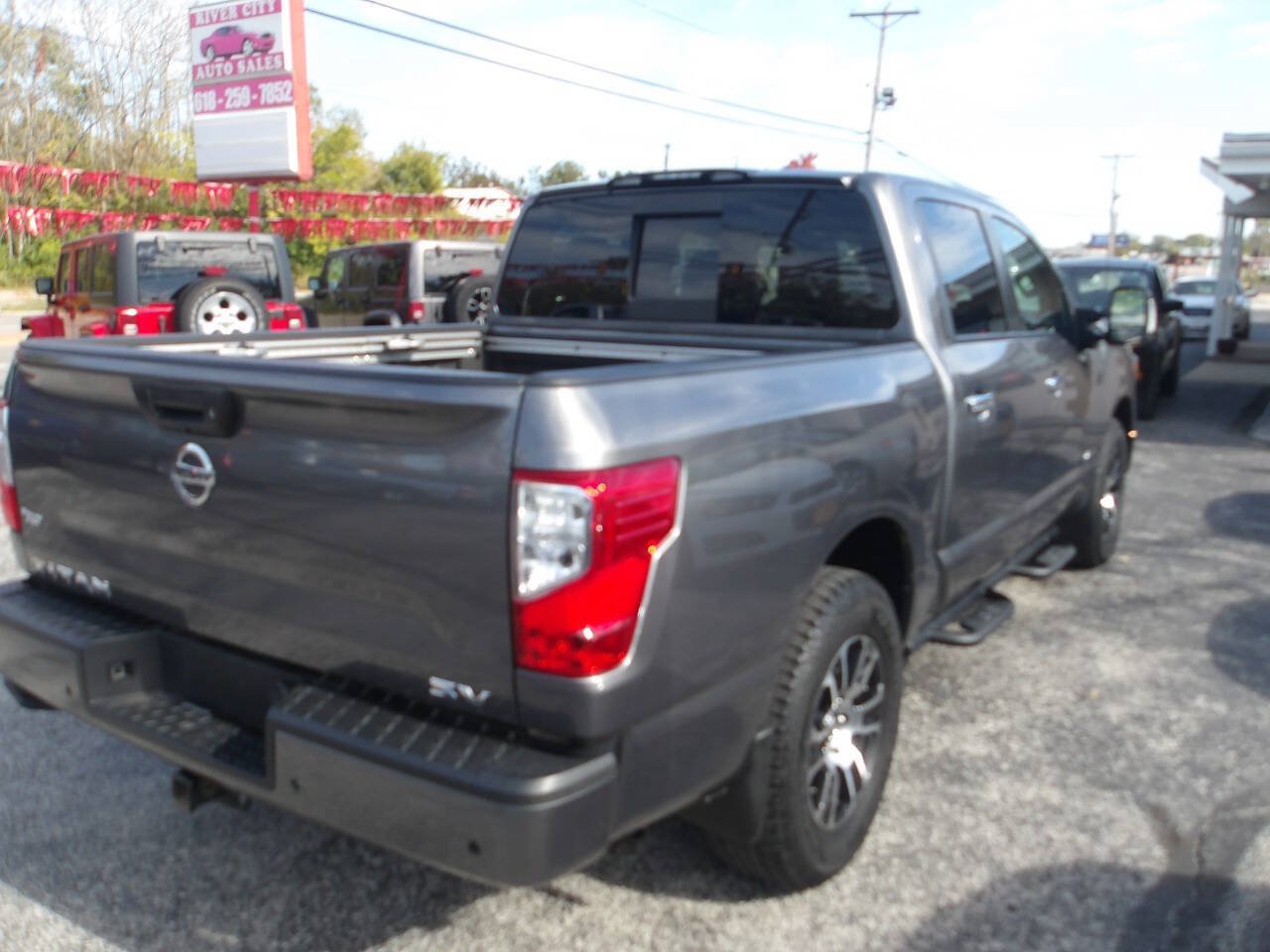 Used 2021 Nissan Titan SV w/ SV Convenience Package AWD/4WD image 7