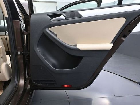 Used 2014 Volkswagen Jetta SE image 35