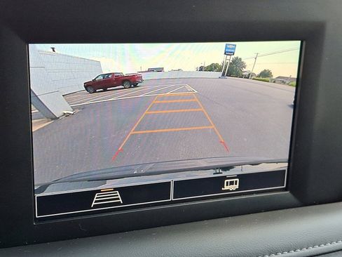 Used 2024 Chevrolet Suburban LS image 20