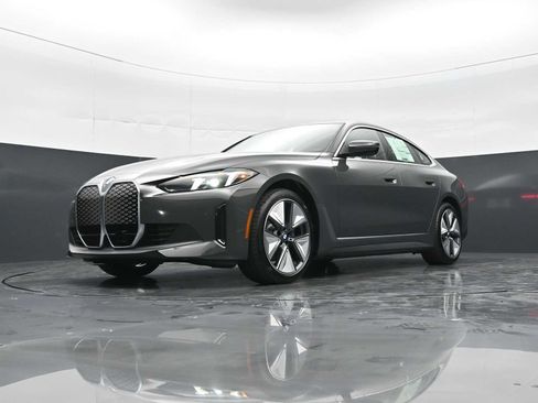New 2026 BMW i4 eDrive40 w/ Premium Package RWD image 24
