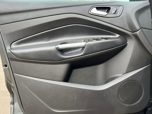 Used 2019 Ford Escape SE image 14