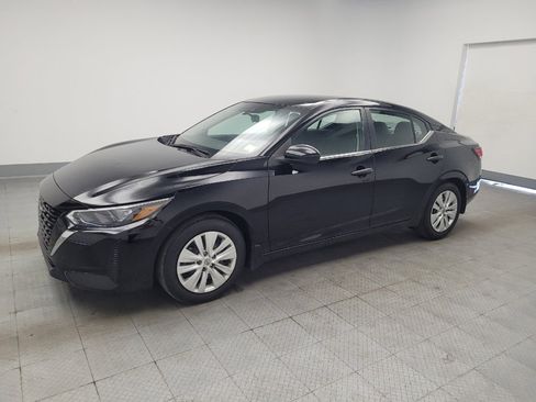 Used 2025 Nissan Sentra S image 2